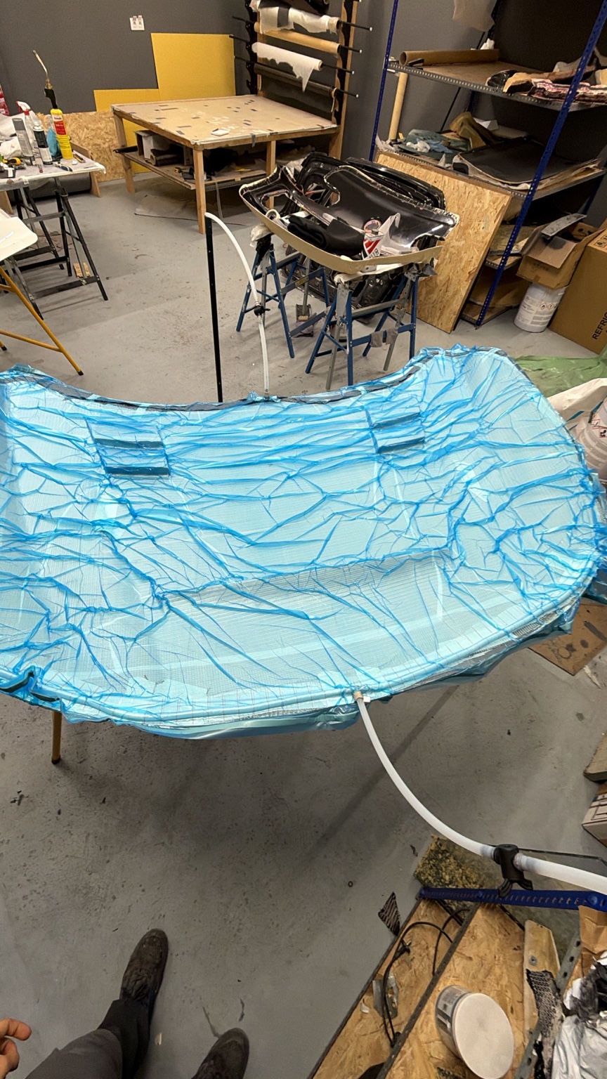Preparación de la bolsa de vacío para la fabricación del capó